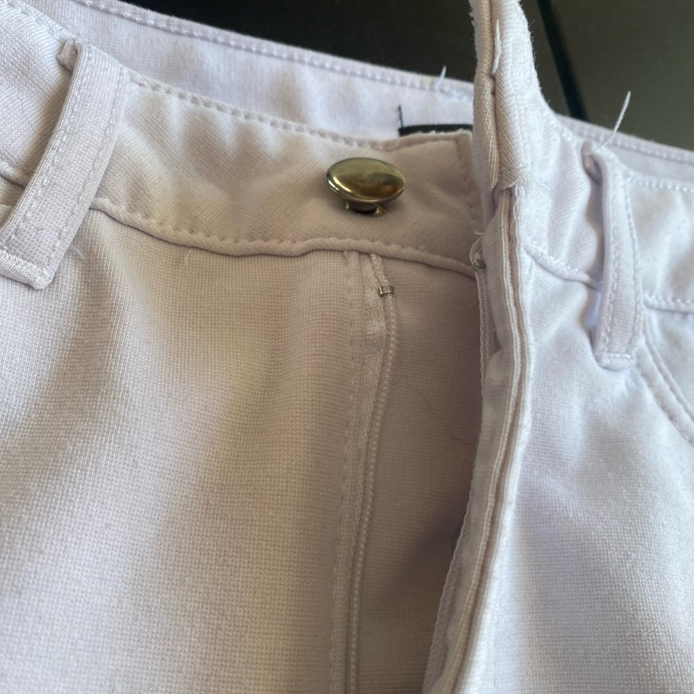 Womans white Bermuda shorts